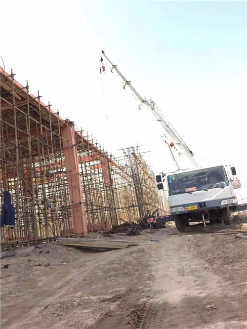 松潘县吊车作业的安全注意事项有哪些？